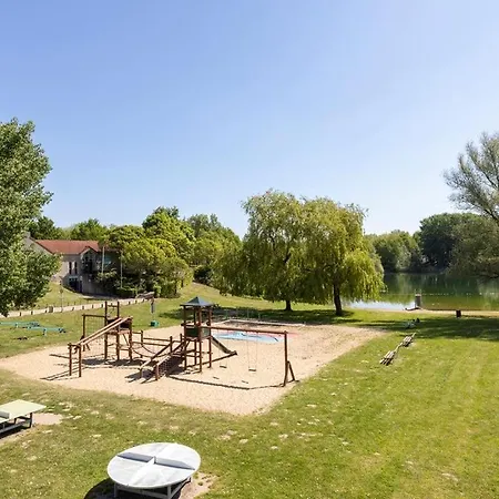 Holiday home Recreatiewoning Maas En Waal 44